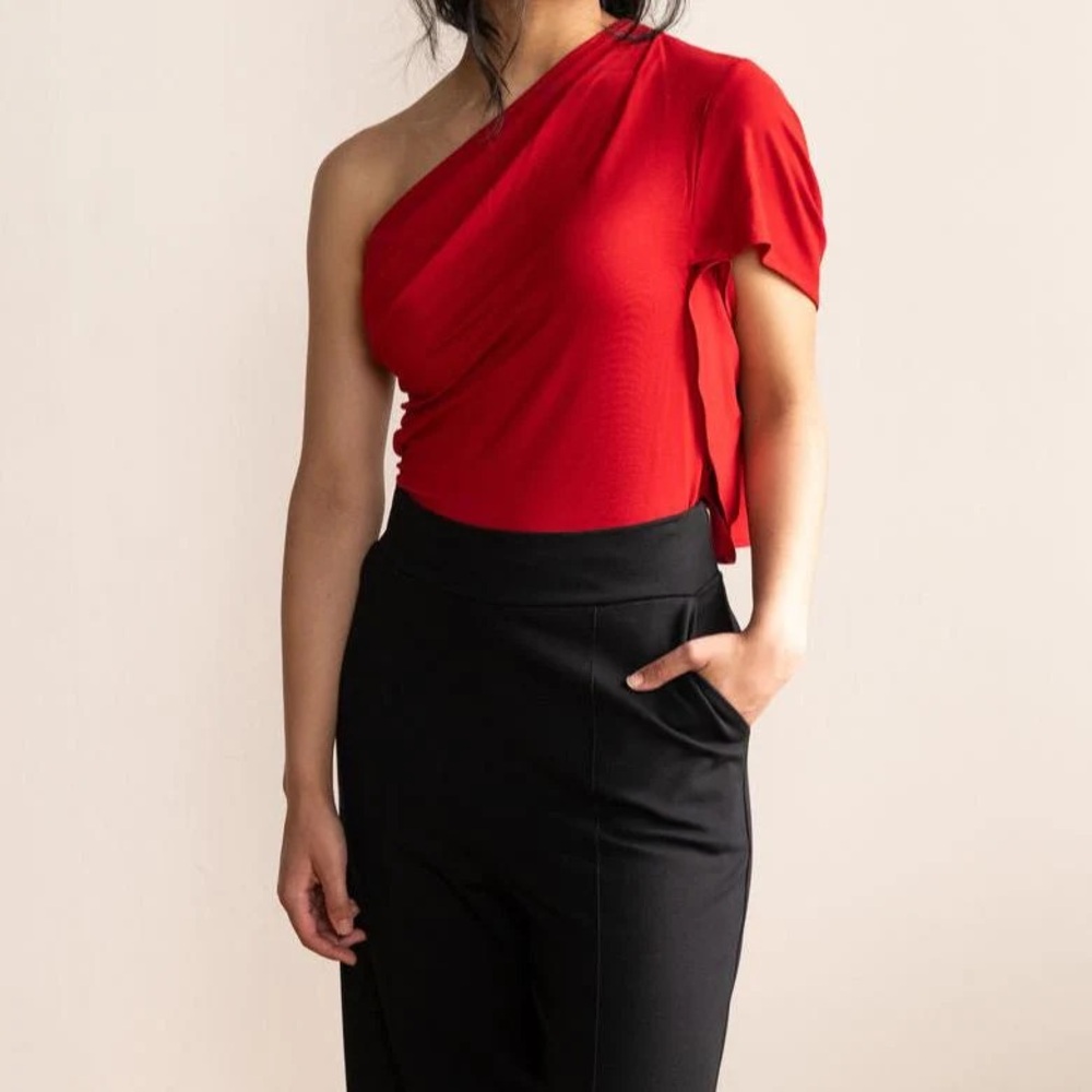 NWOT Encircled The Evolve One Shoulder Top | Black | Size M